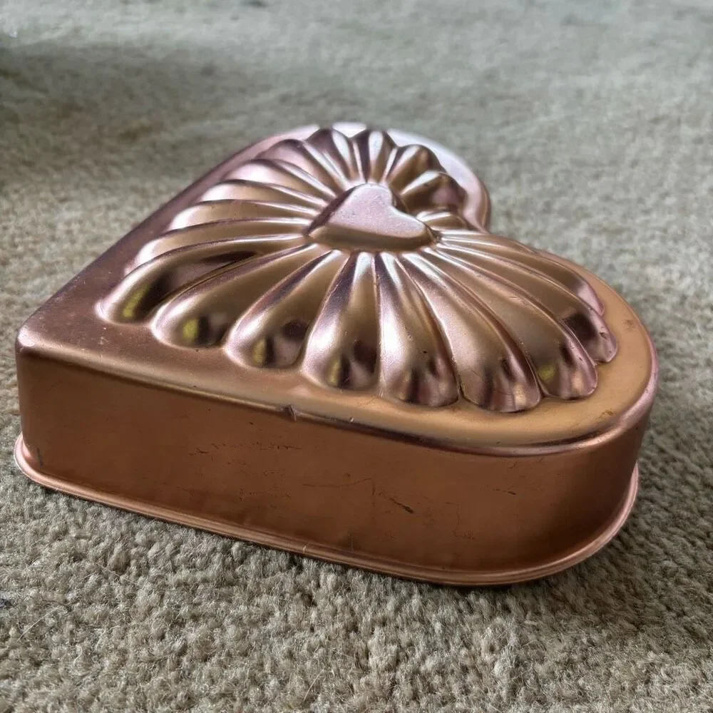Vintage 3 1/2 Cup Heart Shaped Jello Mold
